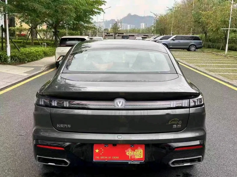 长安汽车逸动 内饰前排