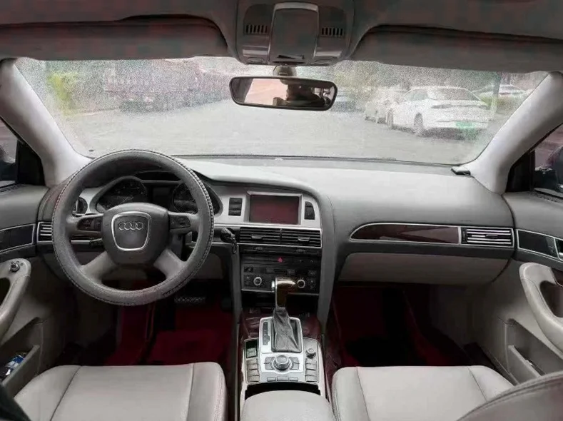 奥迪A6L 内饰后排