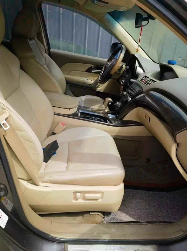 讴歌MDX 内饰前排