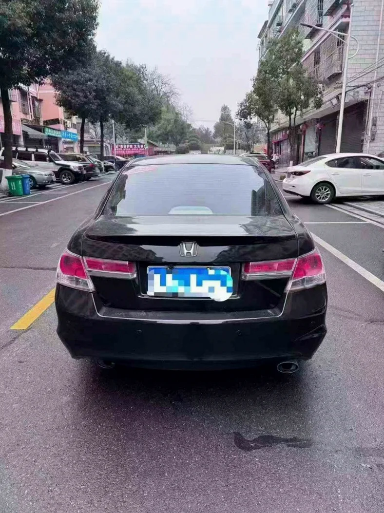 本田雅阁 内饰后排