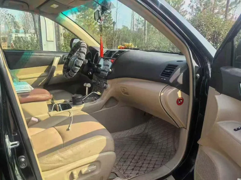 丰田汉兰达 内饰前排