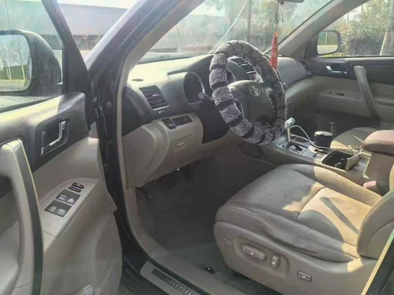 丰田汉兰达 后面外观一