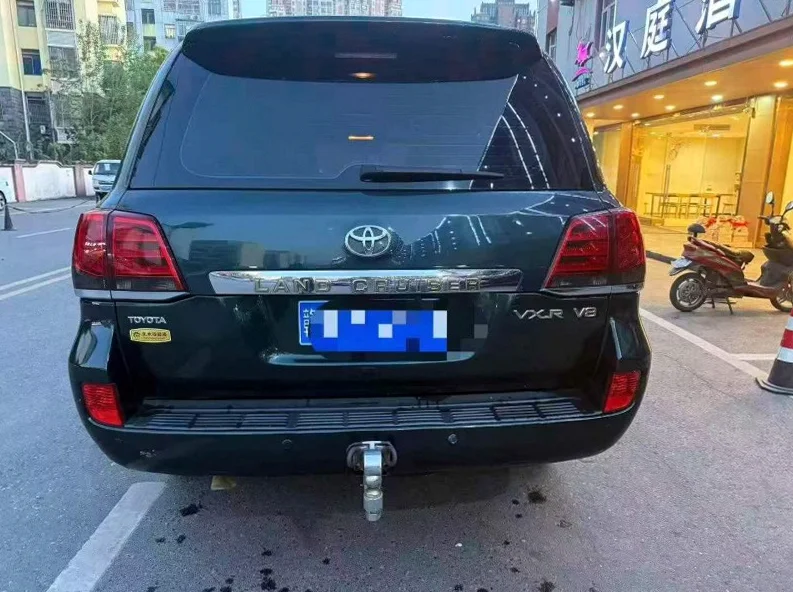 丰田兰德酷路泽 驾驶室