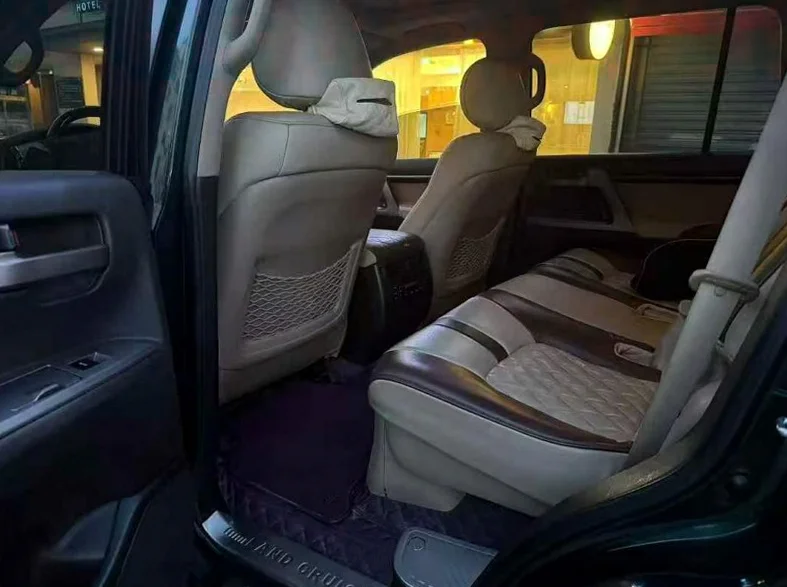 丰田兰德酷路泽 后面外观二