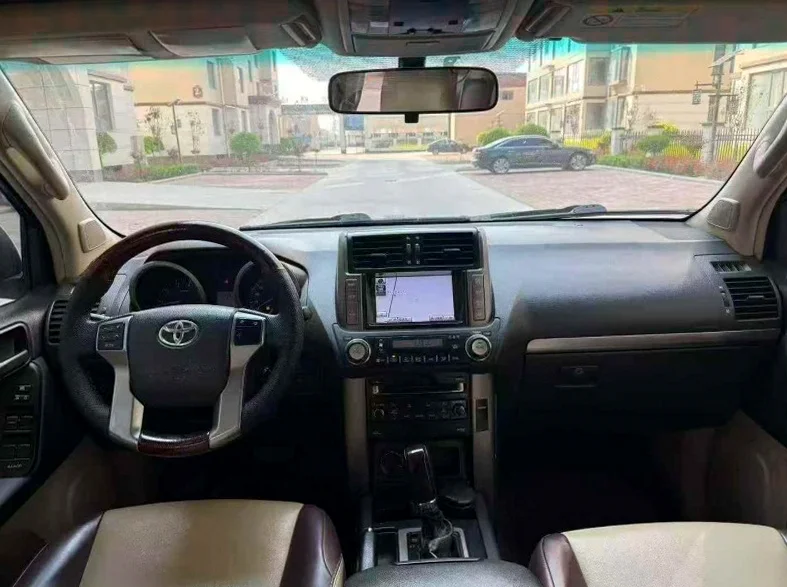 丰田普拉多 后面外观三