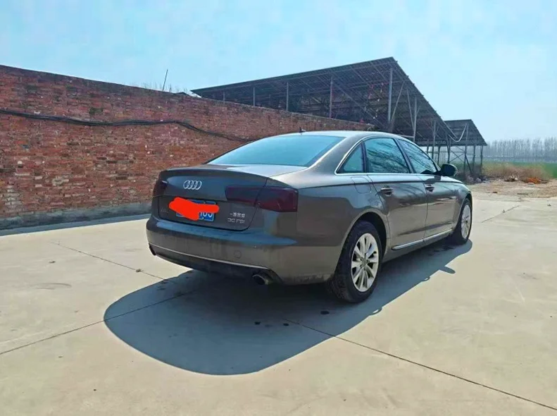 奥迪A6L 内饰前排