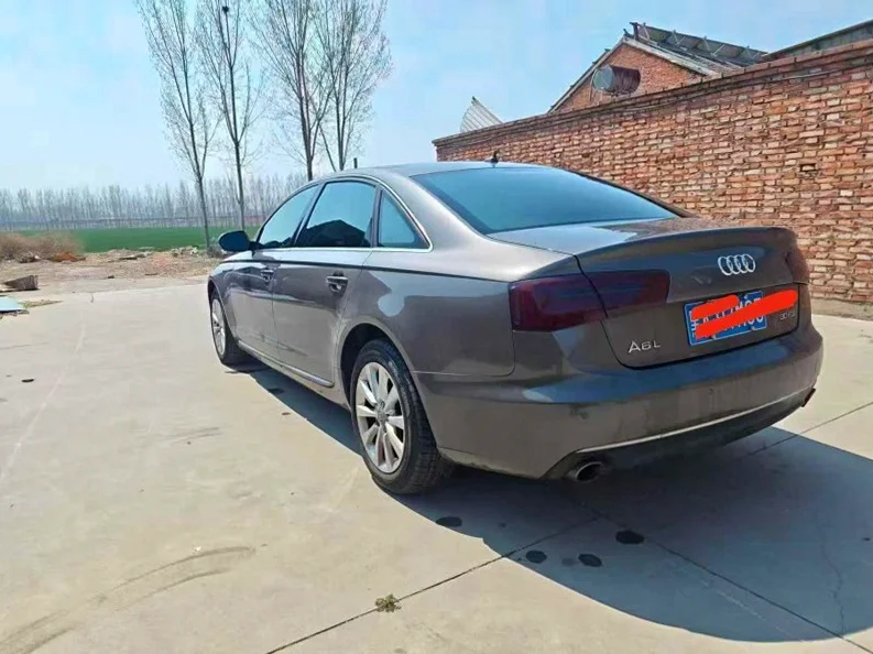 奥迪A6L 内饰后排