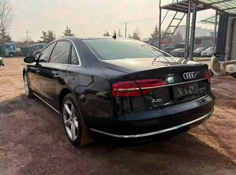 奥迪A8L 后面外观二