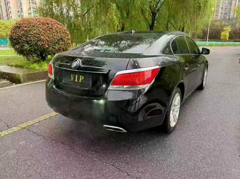 别克君威 内饰前排