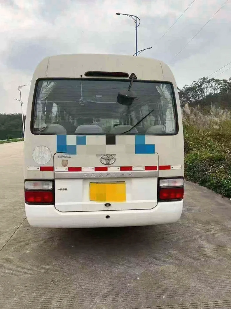 丰田考斯特 驾驶室