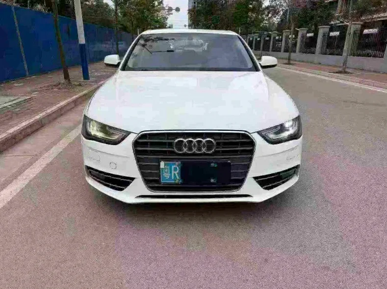 南宁2014年奥迪A4L大本车 正面外观一