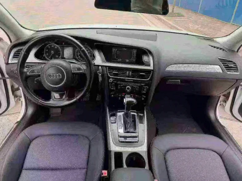 奥迪A4L 后面外观二