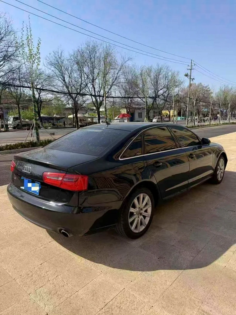 奥迪A6L 内饰后排