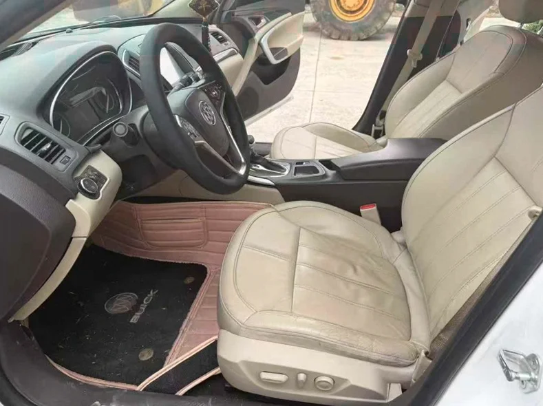 别克君威 后面外观一