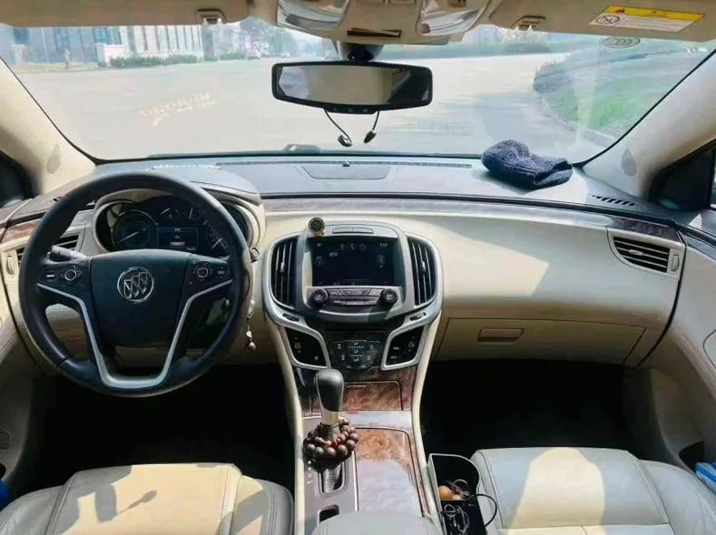 别克君越 后面外观二