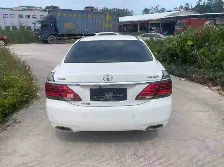 丰田皇冠 驾驶室