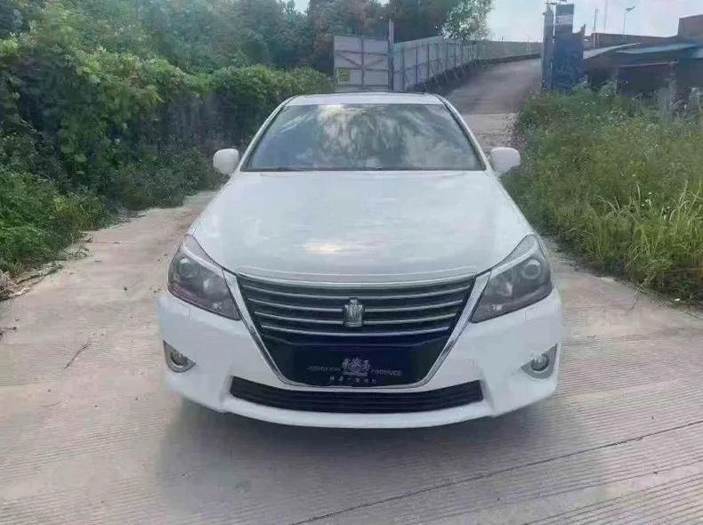 14年丰田皇冠2.5V6