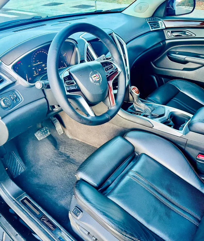 凯迪拉克SRX 正面外观三