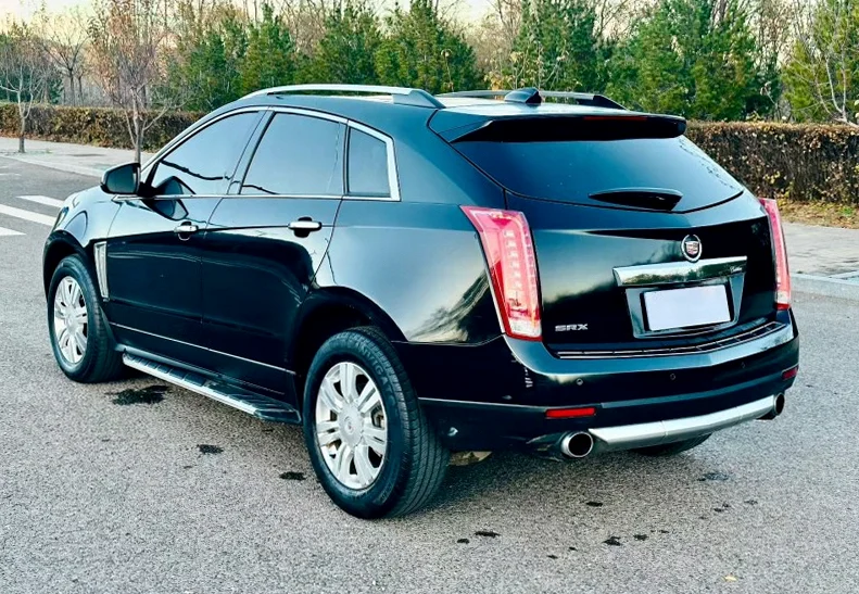 凯迪拉克SRX 驾驶室