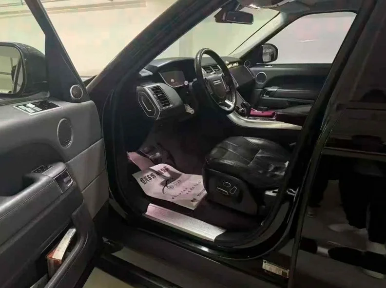 路虎揽胜运动 内饰前排