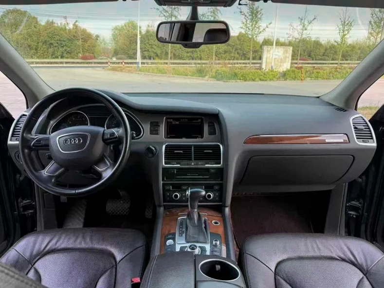 奥迪Q7 后面外观二