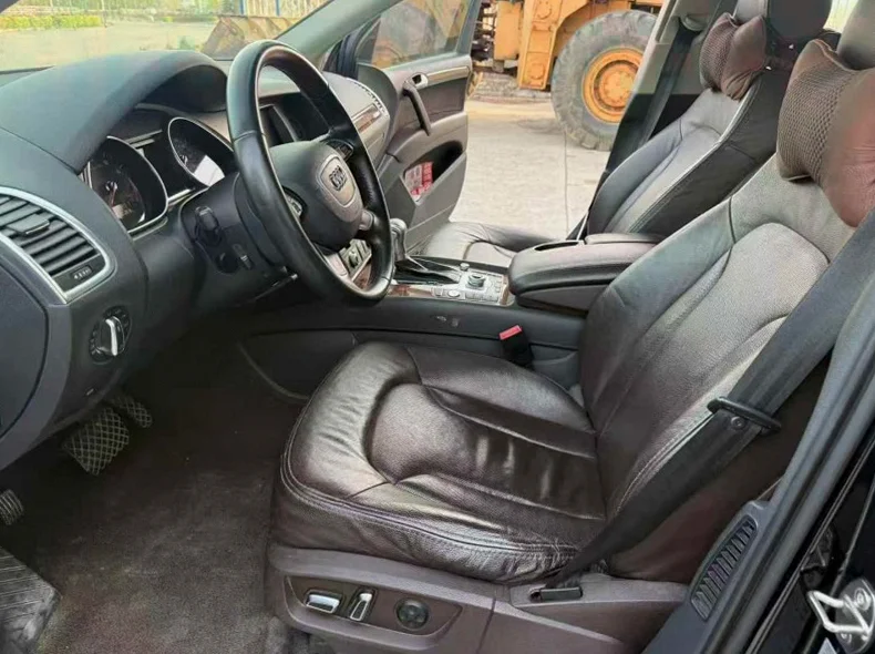 奥迪Q7 后面外观一