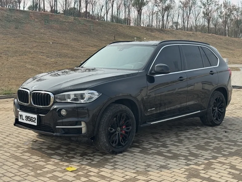 宝马X5 内饰前排