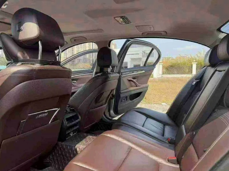 宝马5系 后面外观三