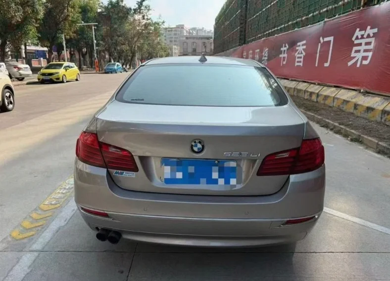 宝马5系 驾驶室