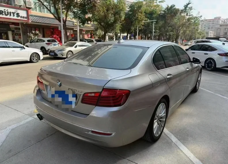 宝马5系 内饰后排