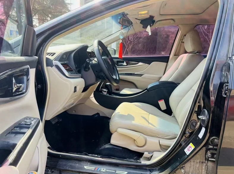 本田凌派 内饰后排