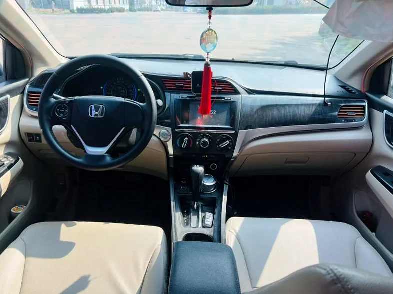 本田凌派 内饰前排