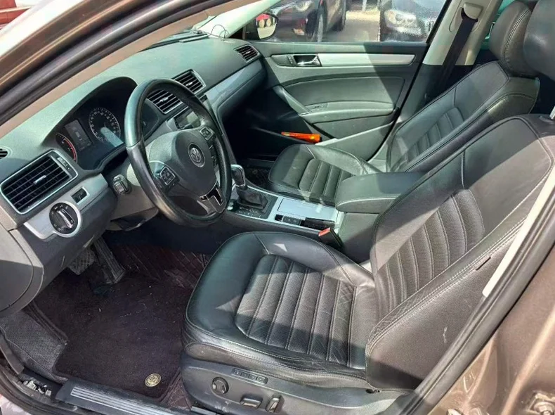 大众帕萨特 后面外观一