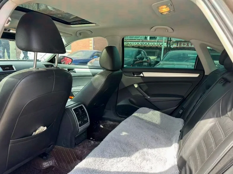 大众帕萨特 后面外观二