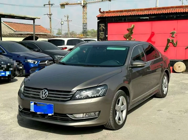 大众帕萨特 正面外观二