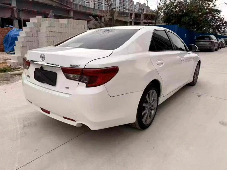 丰田锐志 内饰前排