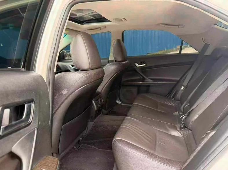 丰田锐志 后面外观三