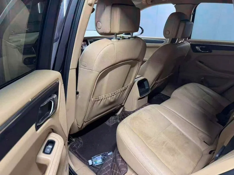 保时捷Macan 内饰前排