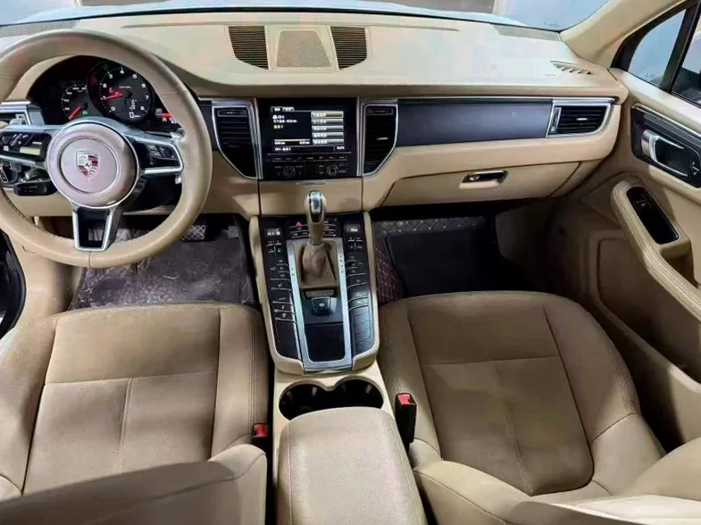 保时捷Macan 后面外观二