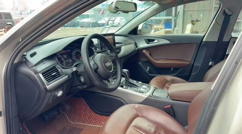 奥迪A6L 正面外观三