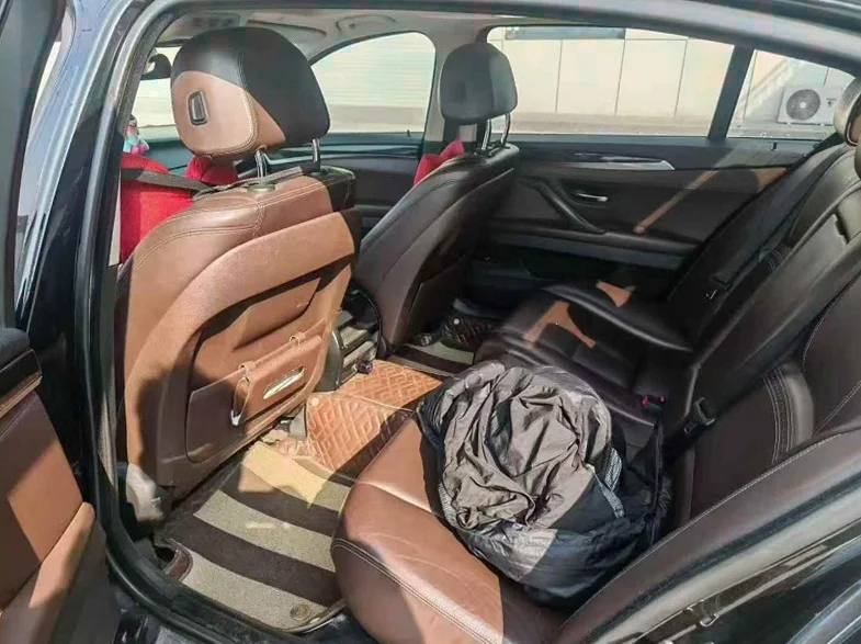 宝马5系 后面外观一