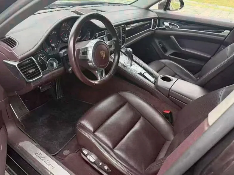 保时捷帕拉梅拉 内饰前排