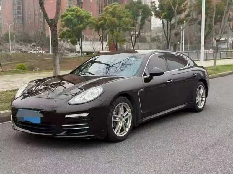 保时捷帕拉梅拉 正面外观二