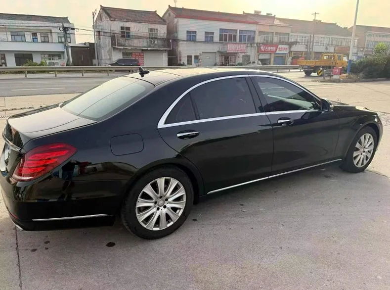 奔驰S 内饰前排