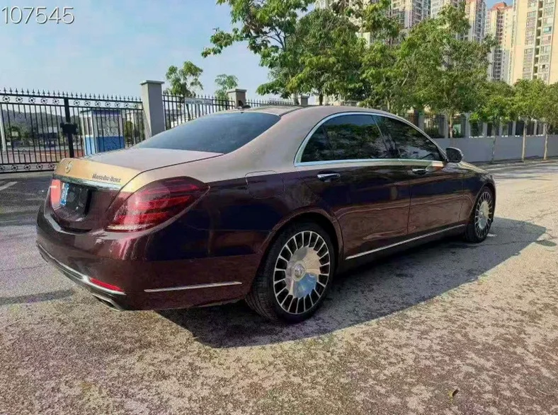 奔驰S 内饰前排