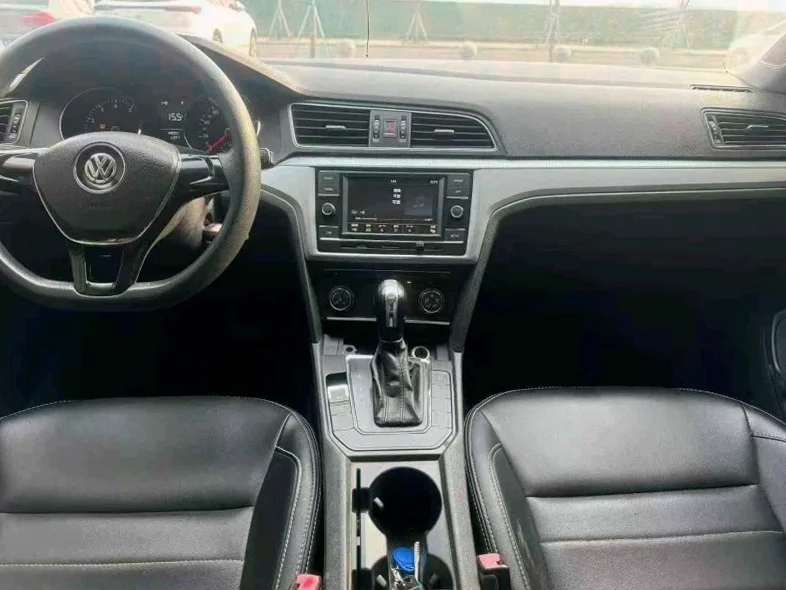 大众凌渡 后面外观二