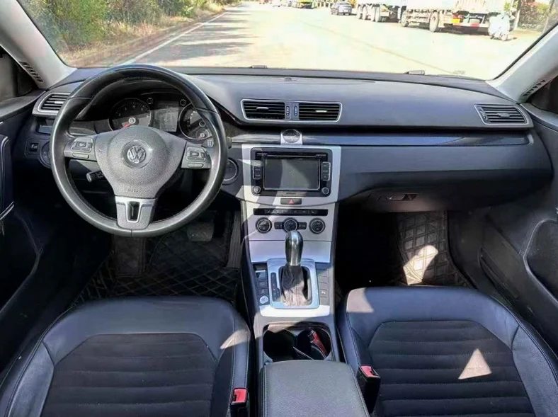 大众迈腾 后面外观二