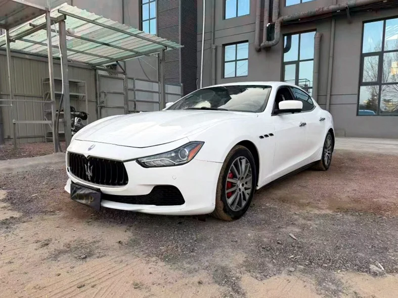 玛莎拉蒂Ghibli 正面外观三