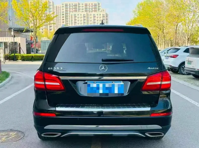 奔驰GLS 内饰后排