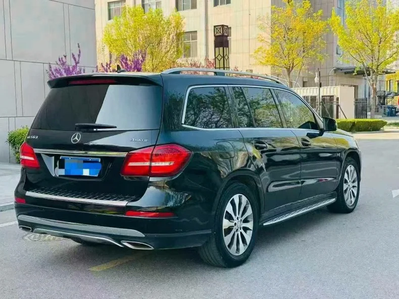 奔驰GLS 内饰前排